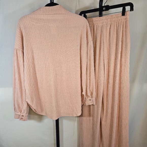 Pink Pearl Long sleeve button down Pantsuit - Picture 2 of 4